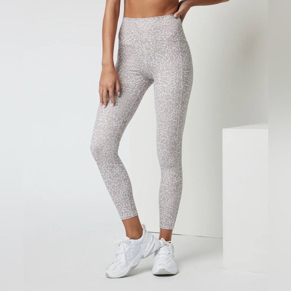 Vuori studio pocket leggings - Picture 2 of 4